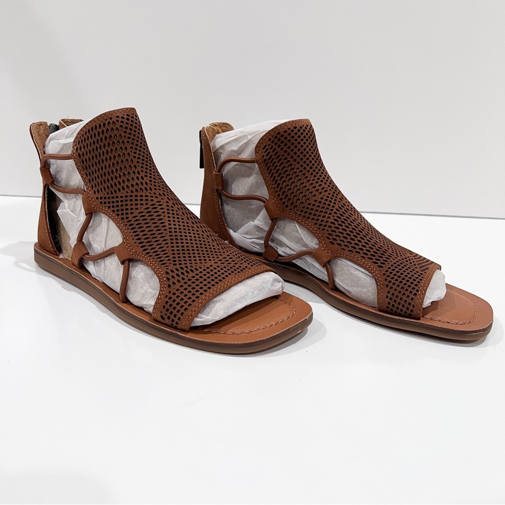 Lucky Brand Bartega Gladiator Flat Sandals Suede Perforated Back Zip Brown 6 NEW - Picture 7 of 13